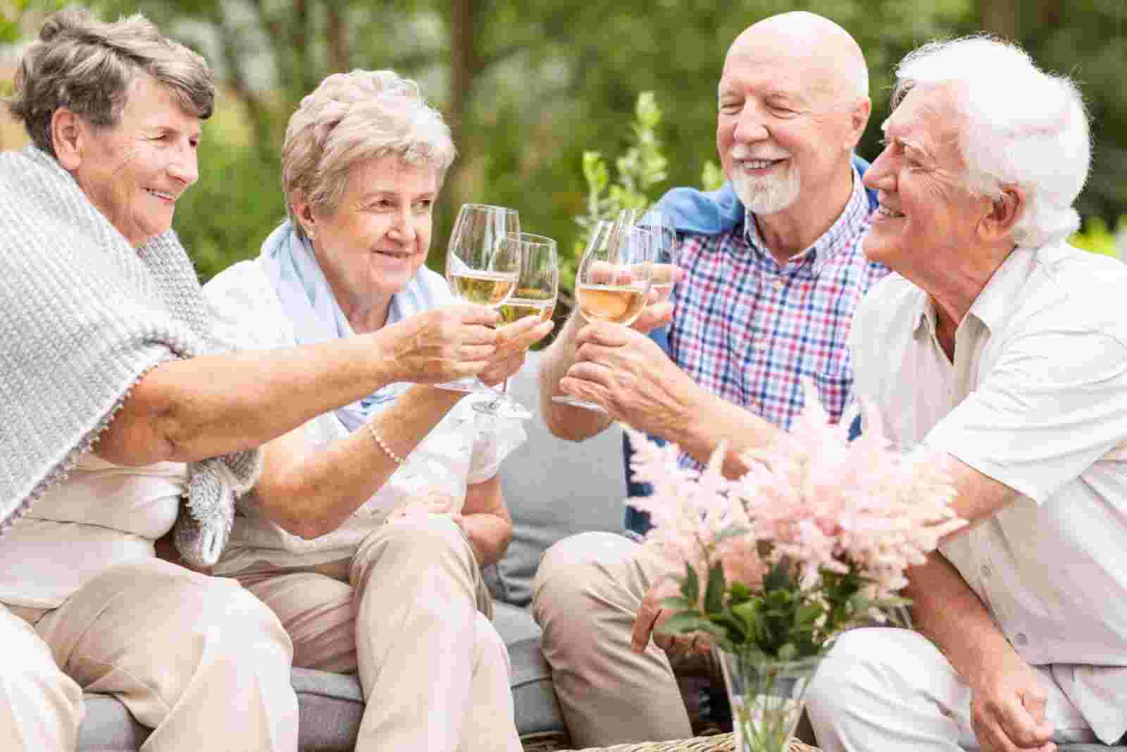 Making Friends in Retirement: Tips for Meeting Like-Minded People