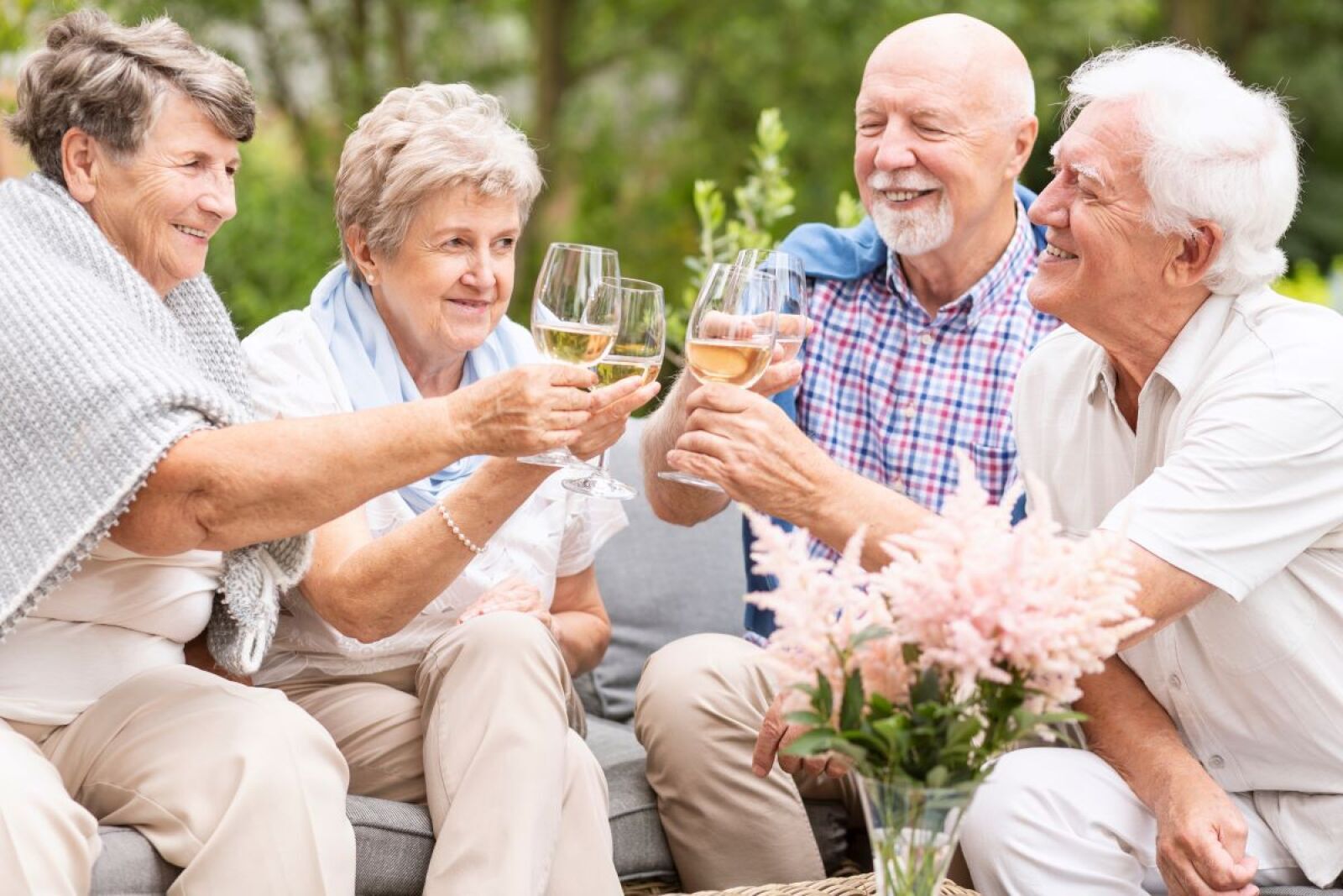 Making Friends in Retirement: Tips for Meeting Like-Minded People