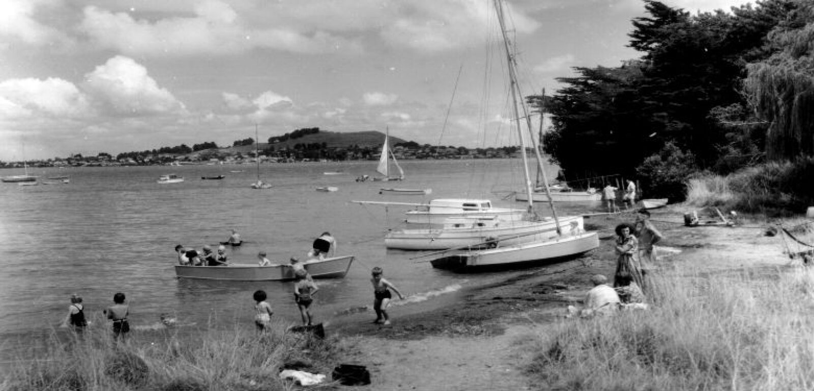 Onehunga Bay - A Hop from Ranfurly Village